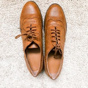 Brown lace up Oxford shoes
